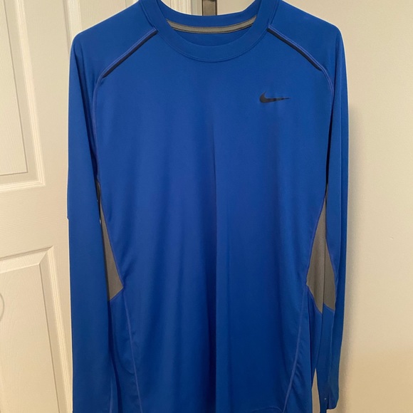 Bundle 2 NIKE shirts - Picture 1 of 2
